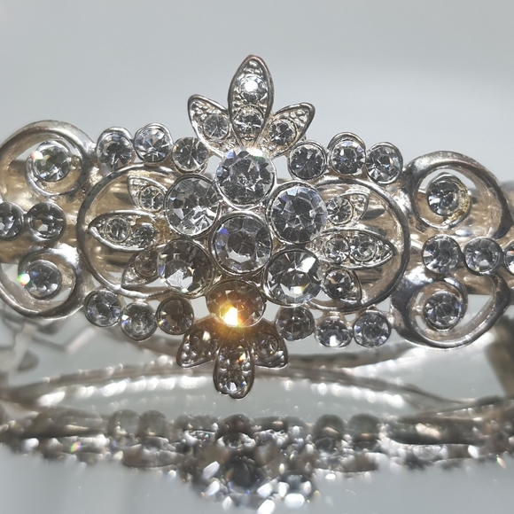 Silver Rhinestone Hair Clip - Picture 3 of 3